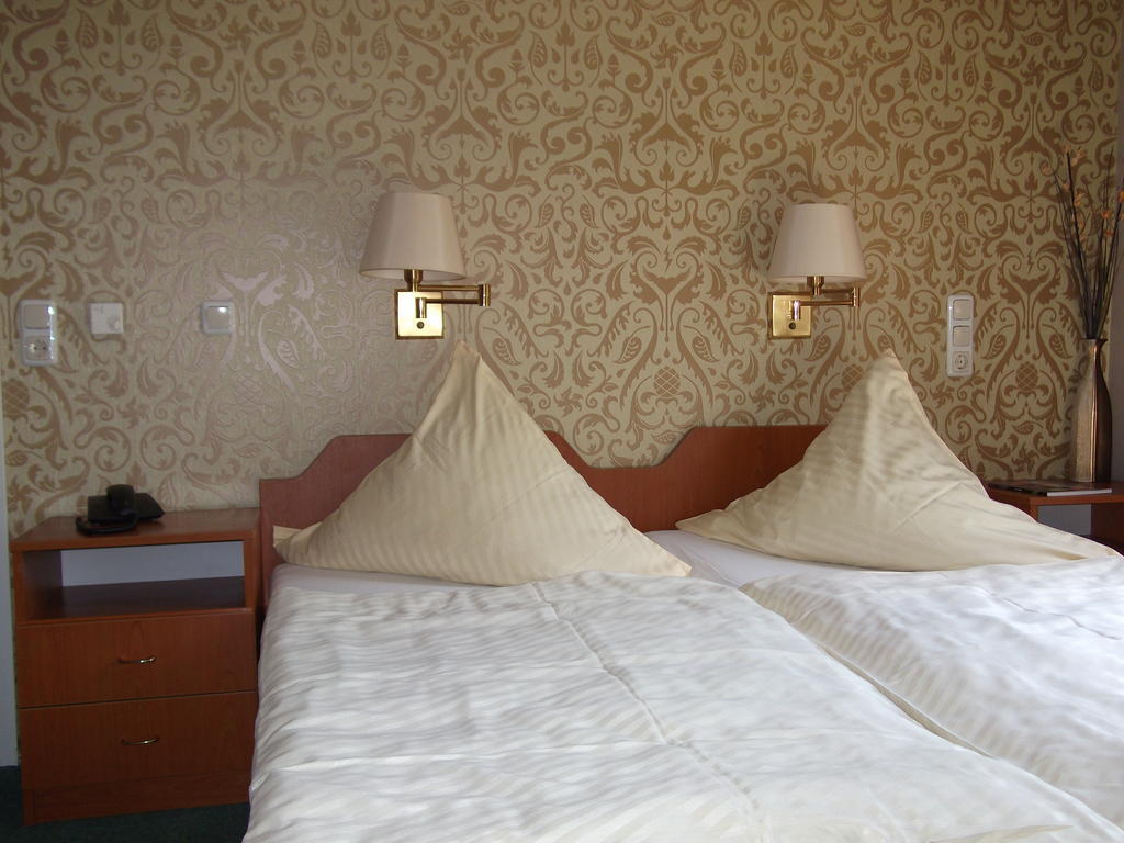 Pension & Cafe Am Kraehenberg Halle  Bilik gambar