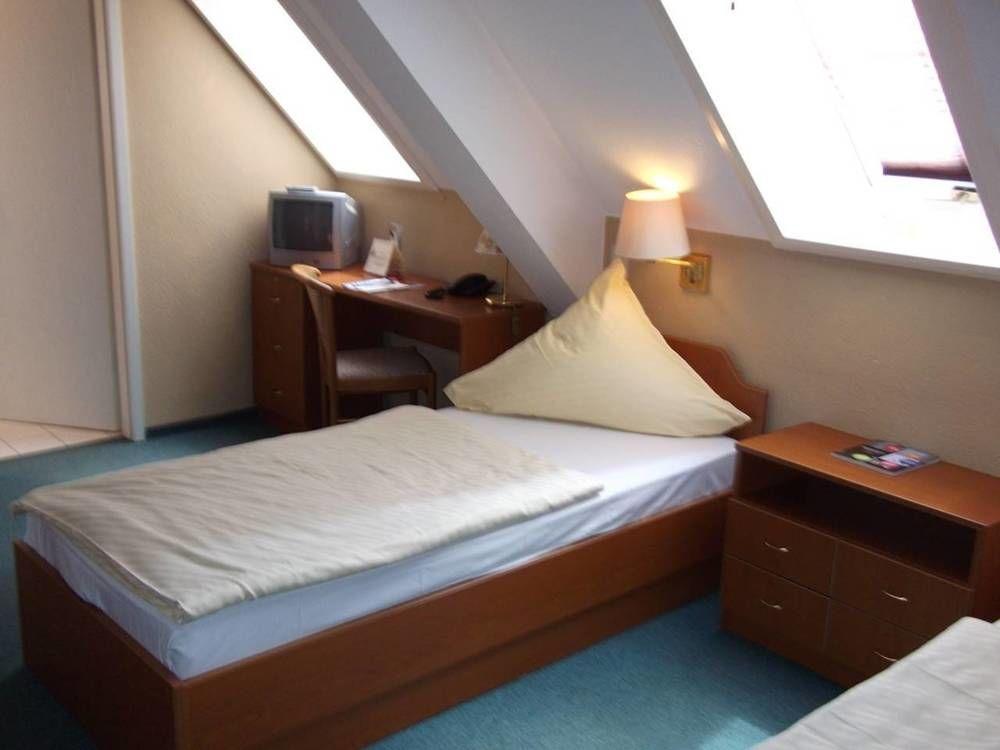 Pension & Cafe Am Kraehenberg Halle  Luaran gambar